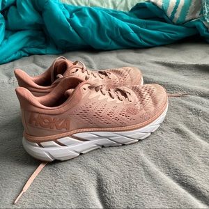Hoka Clifton size 8
